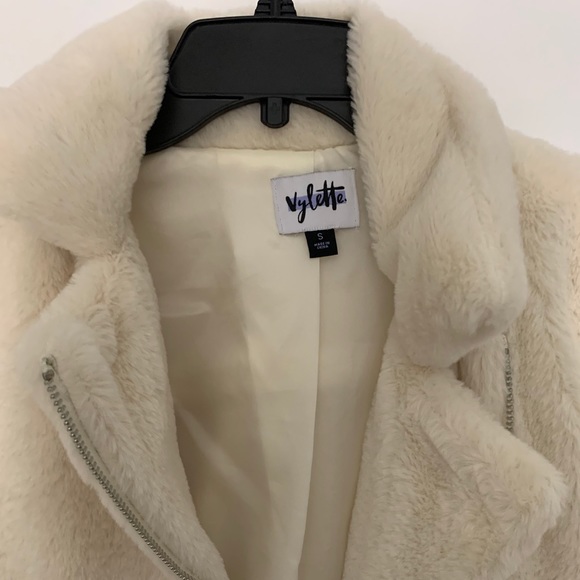 Sherpa Jacket - Picture 2 of 3